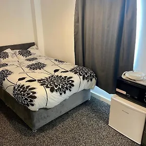 Lockable Ensuite Only With Free Wi-fi And Lots More Apartment Middlesbrough