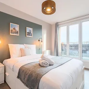 Apartment Balcony + Parking!, Lille
